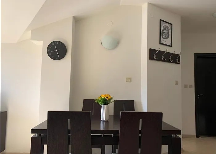 Lejlighed Art In With Mountain View